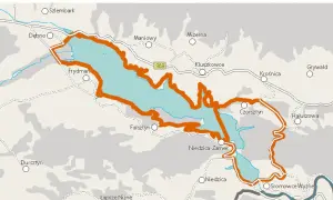Mapa szlaków rowerowych wokół Jeziora Czorsztyńskiego. Pomarańczowa linia wyznacza trasę Velo Czorsztyn, prowadzącą przez malownicze miejscowości.