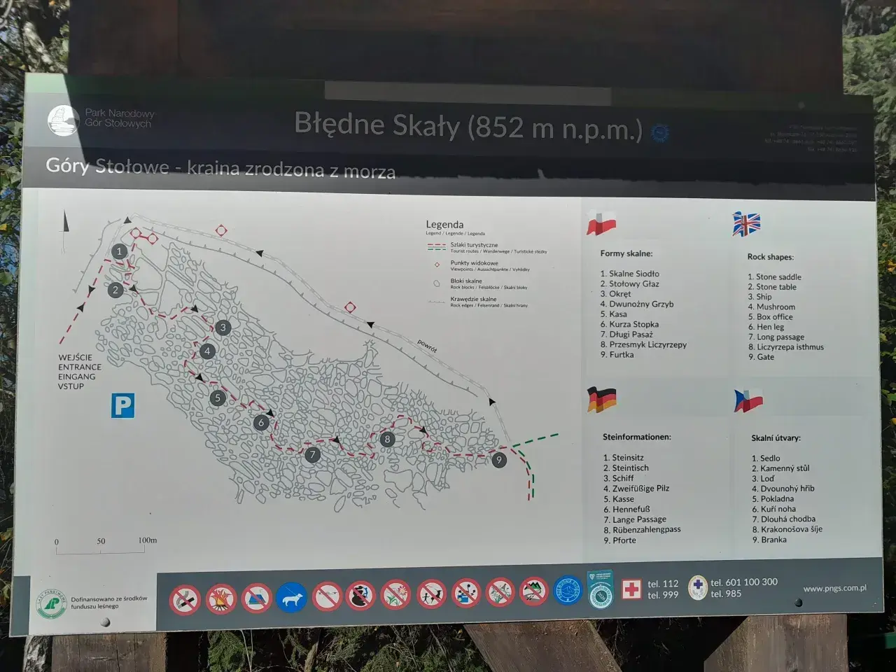 Mapa turystyczna Błędnych Skał z zaznaczoną trasą i formami skalnymi.