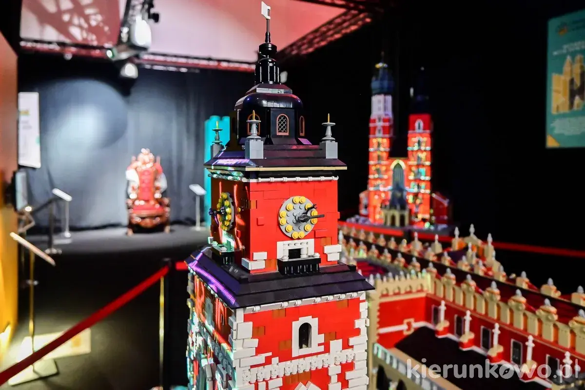 Wspaniała wystawa klocków LEGO w Poznaniu! Zobaczysz tu miniatury znanych budowli, jak Ratusz i Kościół Mariacki, zbudowane z milionów klocków.